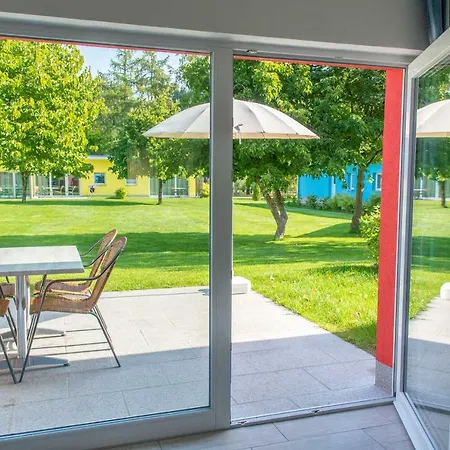 Ferienhaus Bungis Ferien Direkt Am Grimnitzsee, Karree 01 *