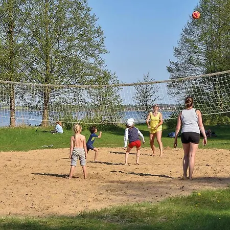 Bungis Ferien Direkt Am Grimnitzsee, Karree 01 Ferienhaus